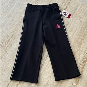 NEW 🆕 Reebok Girls Jogging size 4/5 years NWT